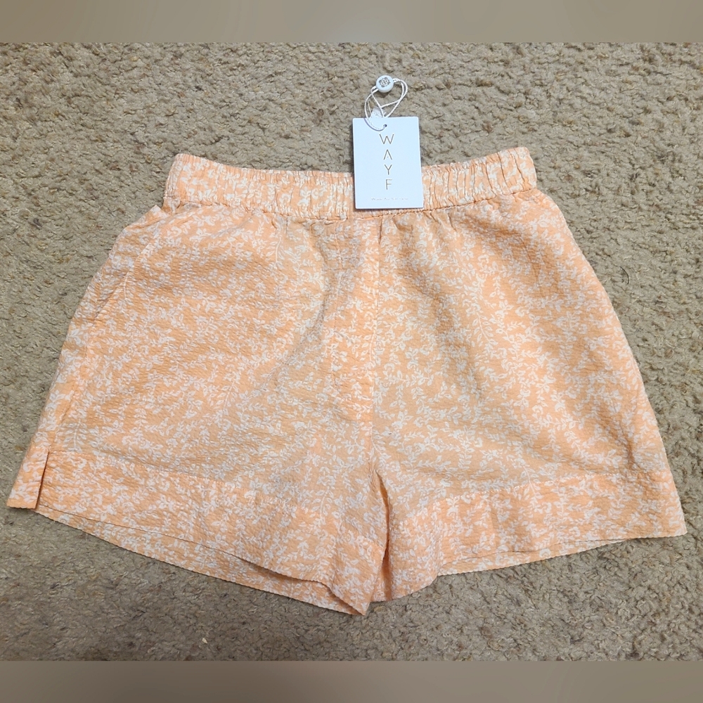 NWT wayf size XS very lightweight shorts 🍊 orange color white foral print